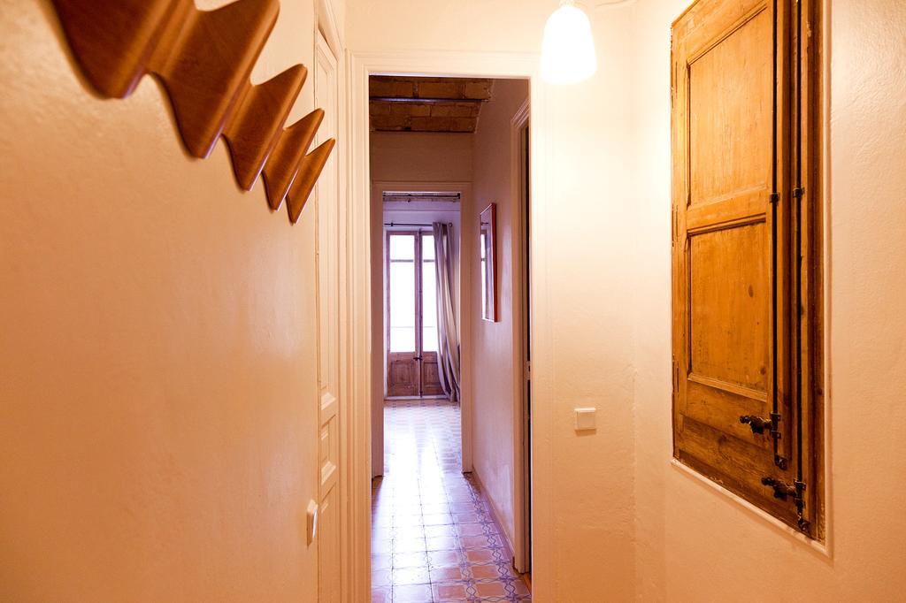 Piso En Poblesec Apartment Barcelona Exterior photo