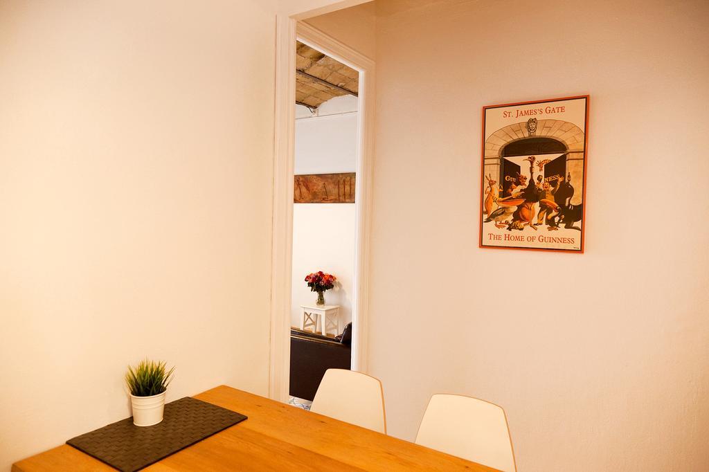 Piso En Poblesec Apartment Barcelona Exterior photo