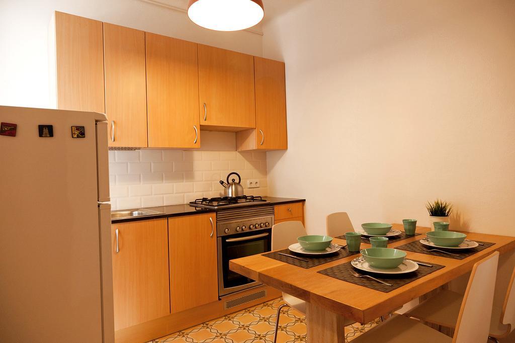 Piso En Poblesec Apartment Barcelona Exterior photo