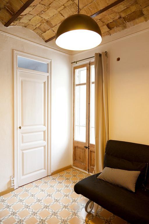Piso En Poblesec Apartment Barcelona Exterior photo