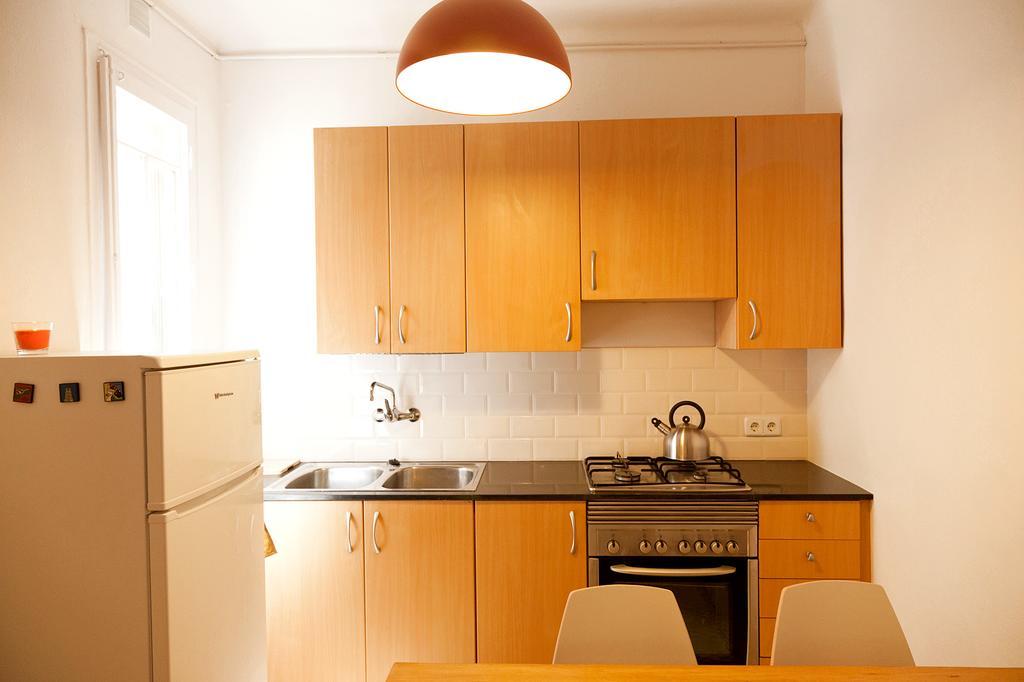 Piso En Poblesec Apartment Barcelona Exterior photo